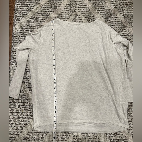 LuluLemon Athletica Long Sleeve Top - Picture 5 of 6